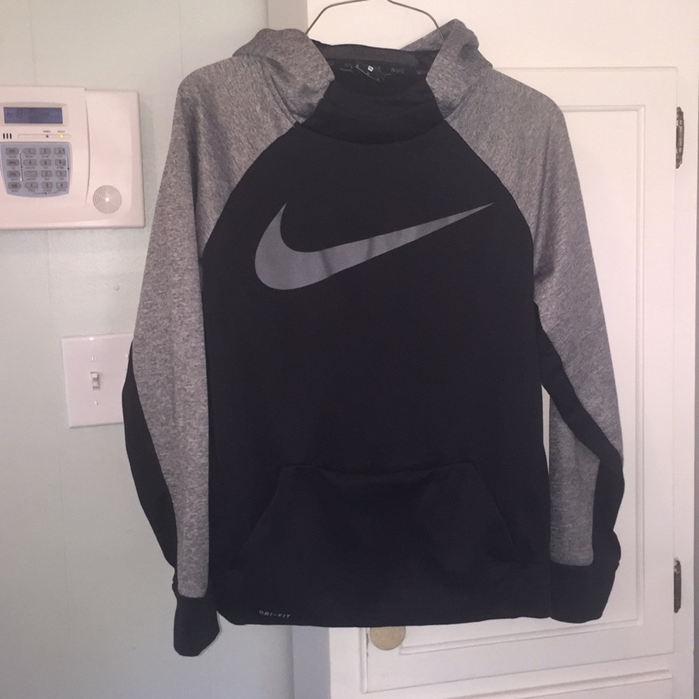Boy Nike Dri-Fit Pullover - Size XL